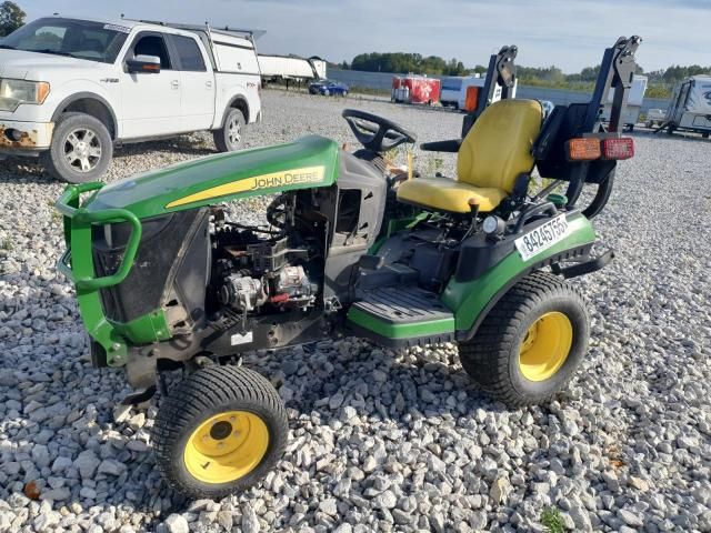 2018 John Deere 1025R Tractor