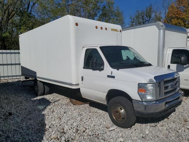 2016 Ford Econoline E350 Super Duty Cutaway Van