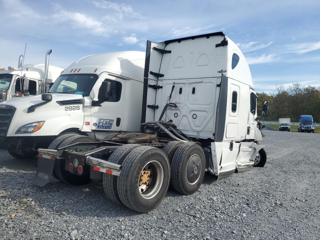 2023 Freigliner 2023 Freightliner Cascadia 126 Semi Truck