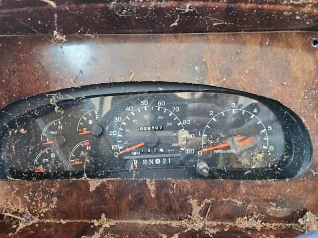 2000 Ford F550 Super Duty Stripped Chassis