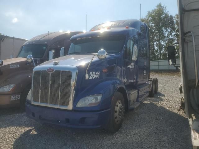 2015 Peterbilt Tractor 2015 Peterbilt 587 Semi Truck
