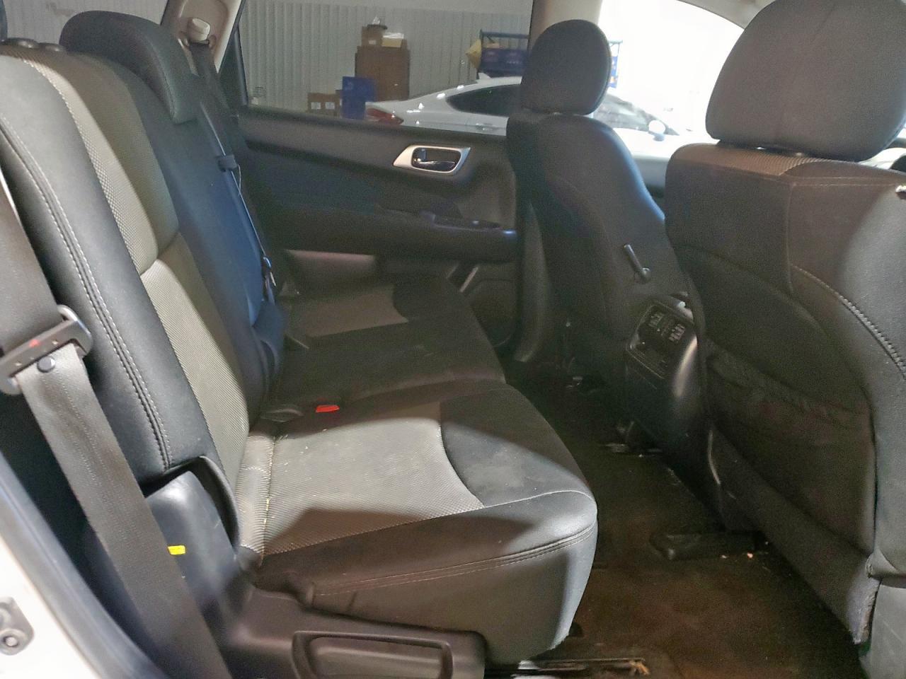 2017 Nissan Pathfinder s