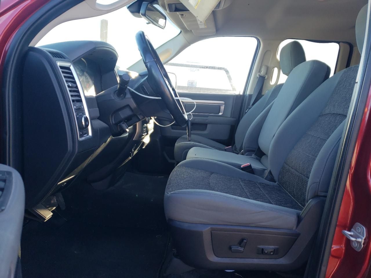 2015 Dodge Ram 1500 slt