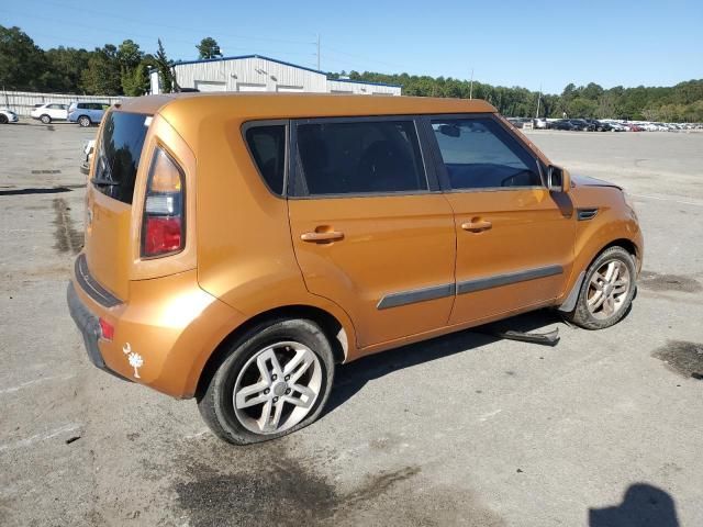 2011 KIA Soul +