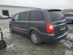 2011 Chrysler Town & Country Touring l