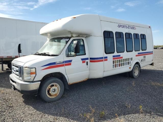 2009 Ford Econoline E450 Super Duty Cutaway Van