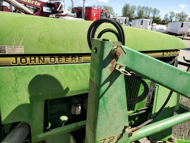 1994 John Deere 7200 Tractor