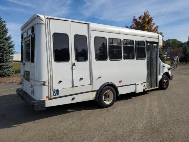 2016 Ford Econoline E450 Super Duty Cutaway Van