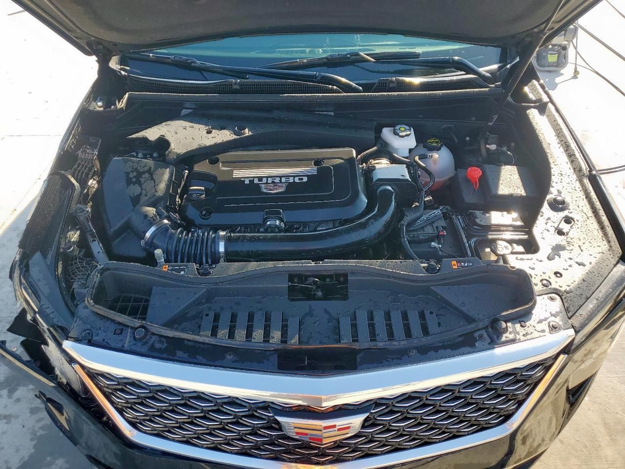 2025 Cadillac XT4 Premium Luxury
