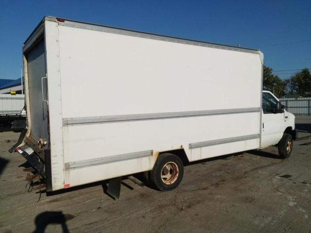 2009 Ford Econoline E350 Super Duty Cutaway Van