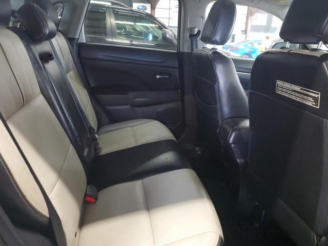 2013 Mits Ubishi Outlander Sport LE