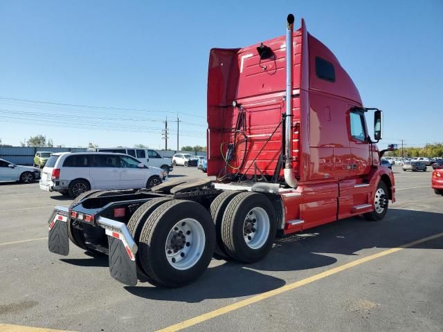 2014 Volvo VNL Semi Truck
