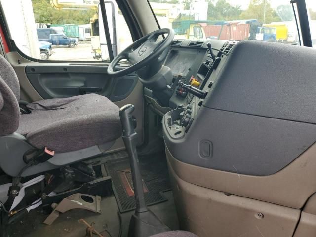 2012 Freightliner Cascadia 125