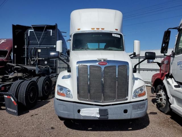 2017 Peterbilt Tractor 2017 Peterbilt 579 Semi Truck