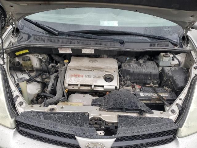 2004 Toyota Sienna xle