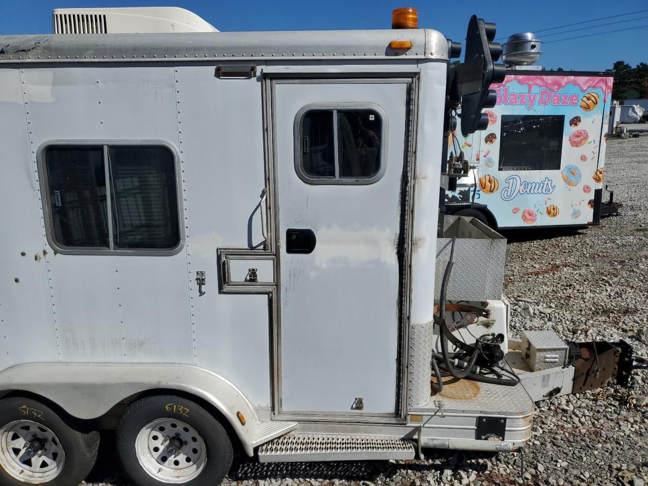 2000 Pelsue Fiber Optic Splicing Trailer