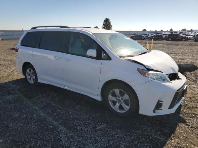 2018 Toyota Sienna LE