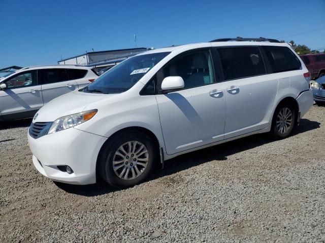 2011 Toyota Sienna XLE