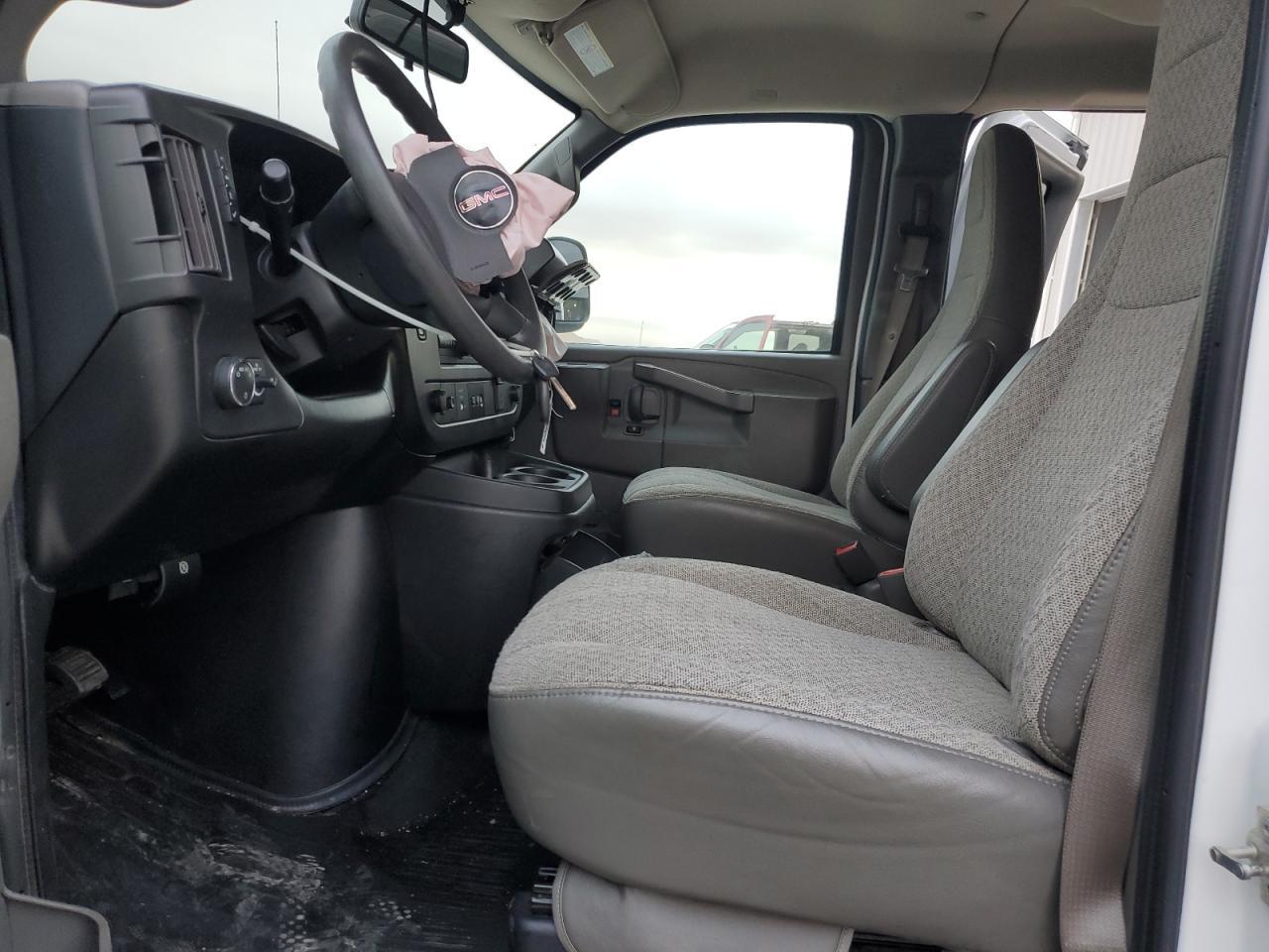 2023 GMC Savana G2500 LS