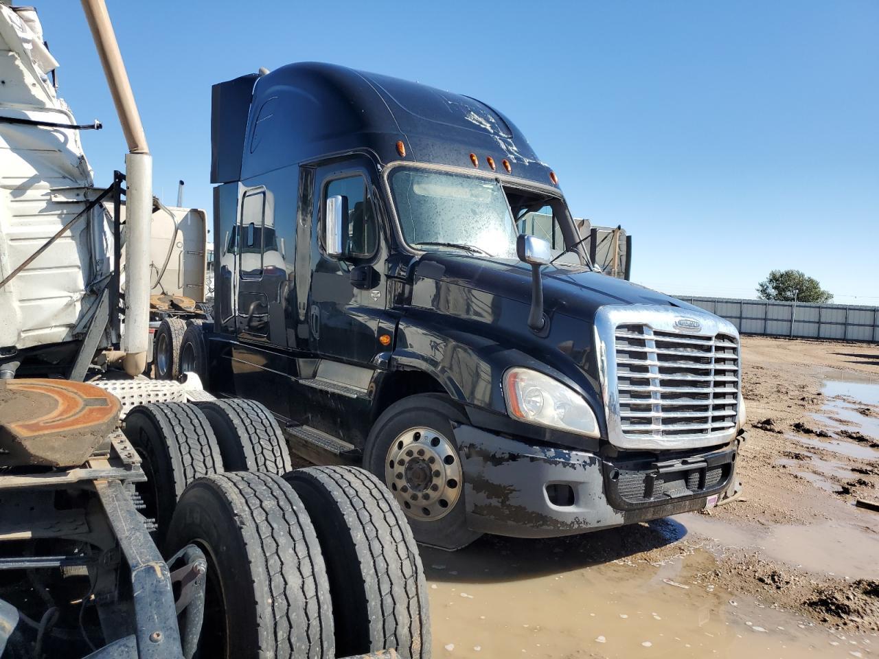 2018 Freightliner Cascadia 125 Semi Truck