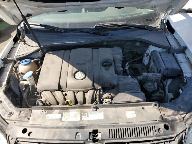 2014 Volkswagen Passat SE