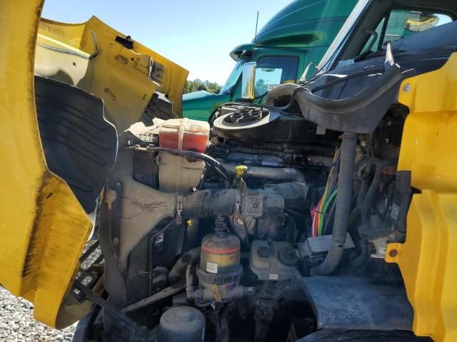 2013 Freightliner Cascadia 113