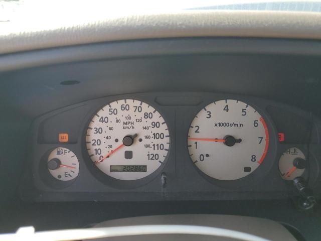 2000 Nissan Pathfinder LE