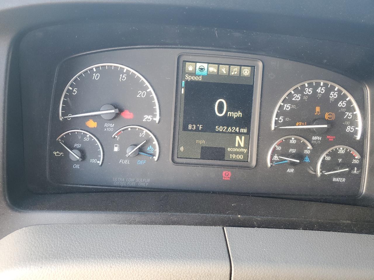 2019 Freigliner 2019 Freightliner Cascadia 126 Semi Truck