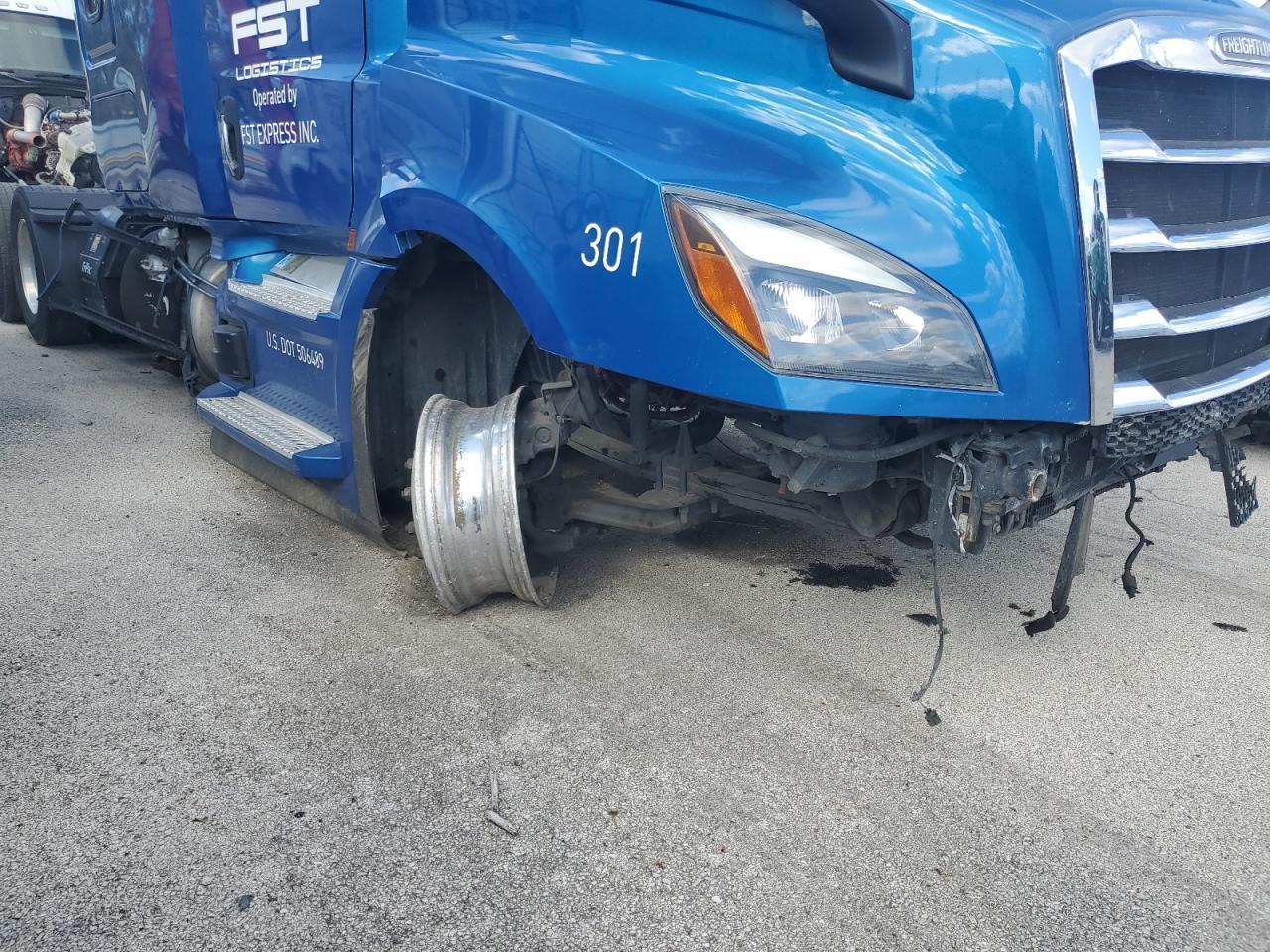 2022 Freigliner 2022 Freightliner Cascadia 126 Semi Truck