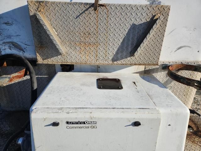 1999 Featherlite Mfg Inc 1999 Featherlite Fiber Optic Splicing Trailer