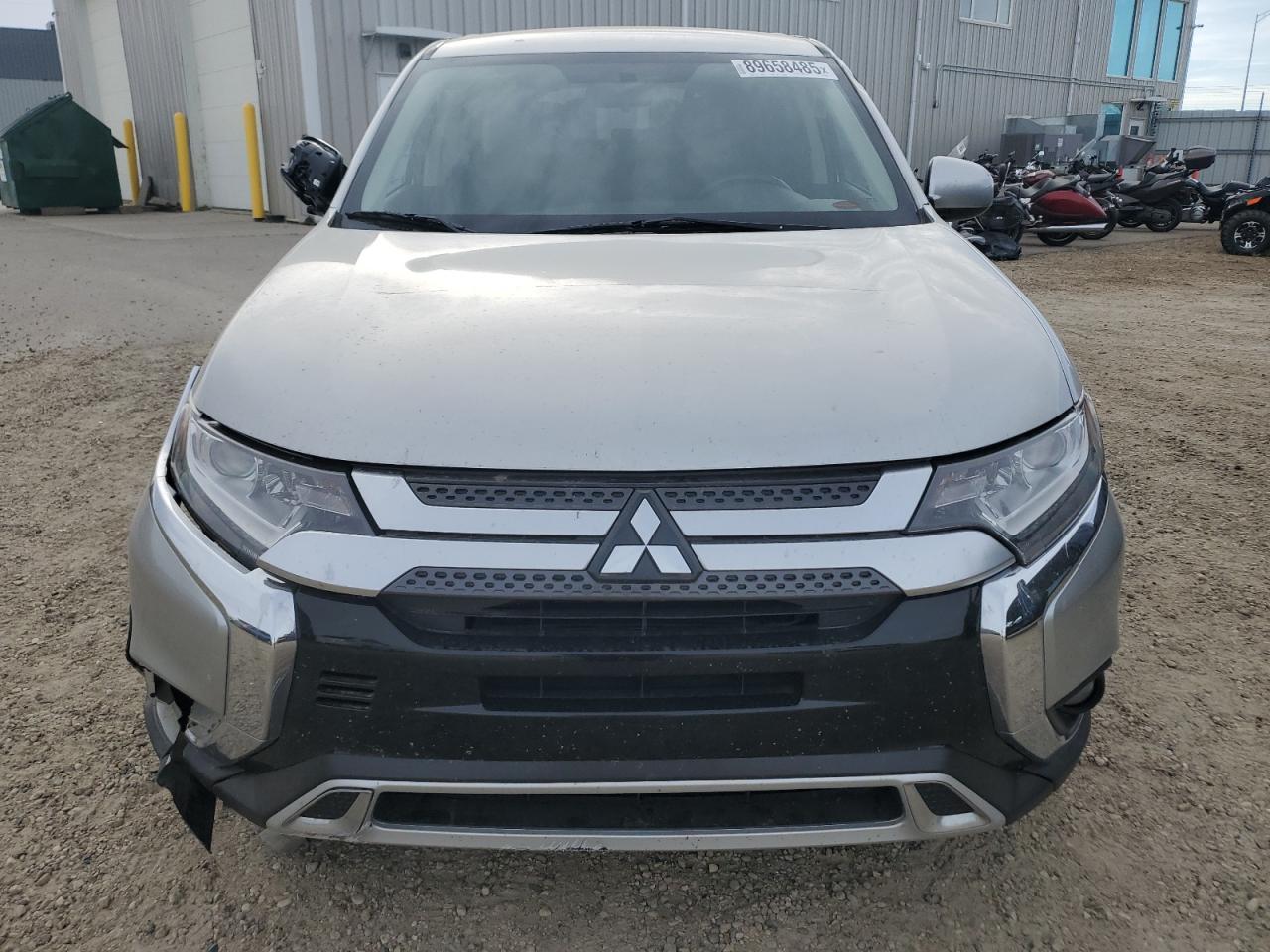 2020 Mitsubishi Outlander es