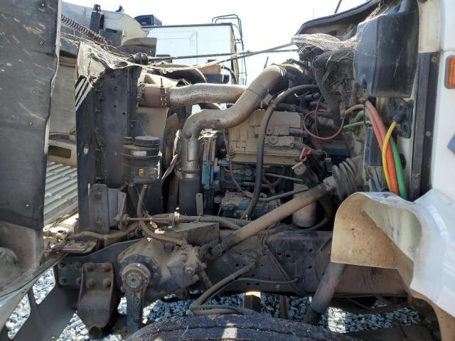 1999 International 4000 4700-BOX Truck