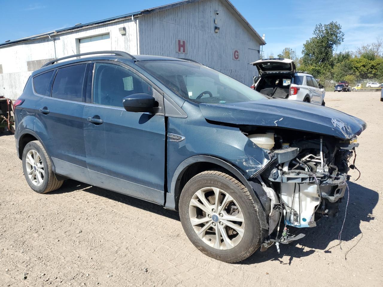 2019 Ford Escape sel