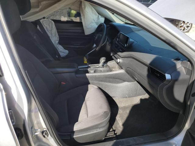 2022 Nissan Altima s