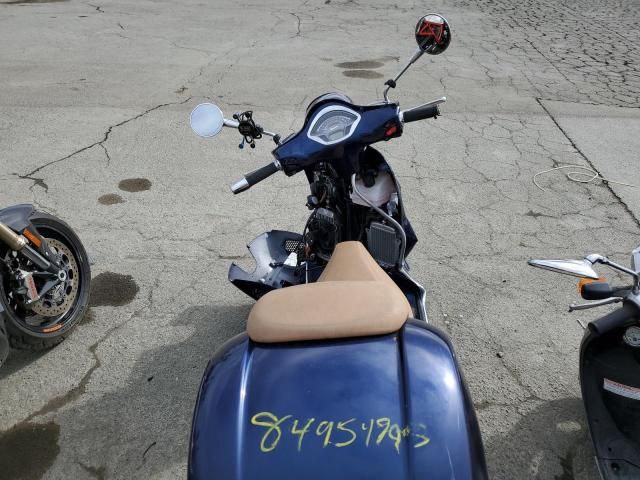 2022 Vespa GTS 300