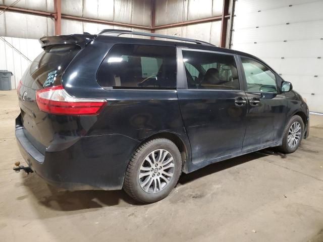 2018 Toyota Sienna XLE