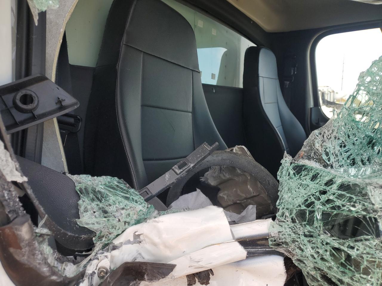 2025 Freigliner 2025 Freightliner Business Class M2 BOX Truck