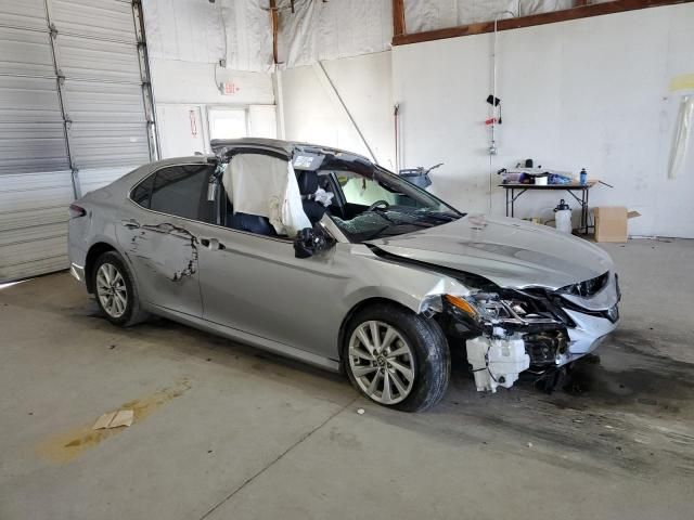 2021 Toyota Camry le