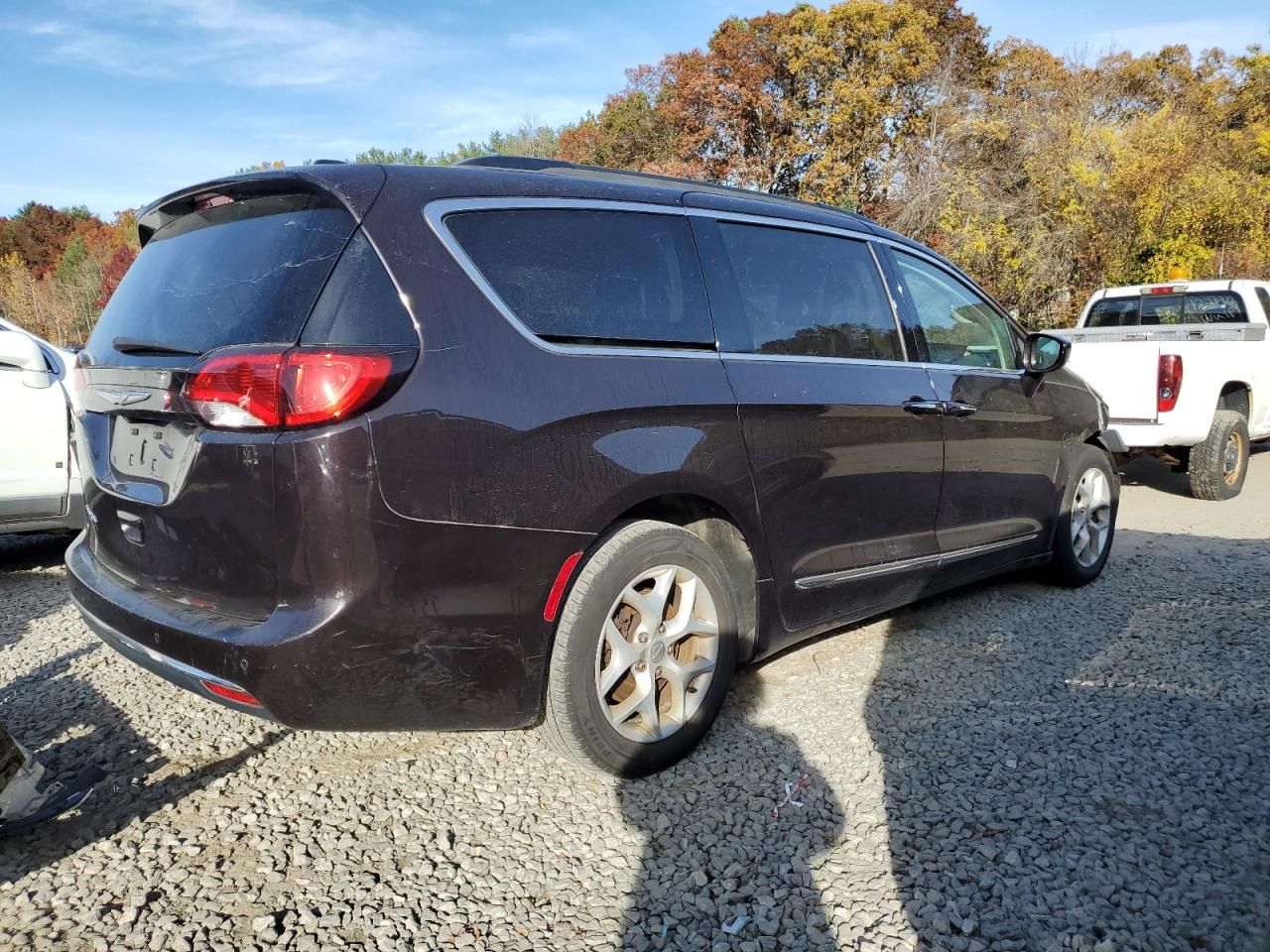 2017 Chrysler Pacifica Touring l