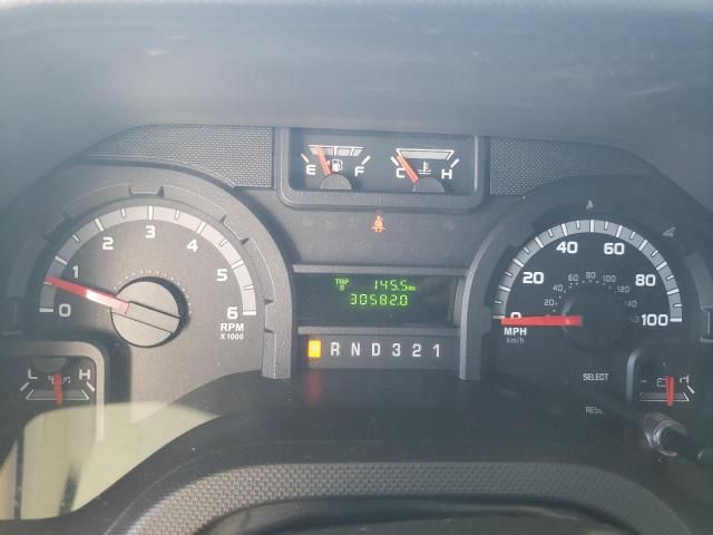 2010 Ford Econoline E450 Super Duty Cutaway Van