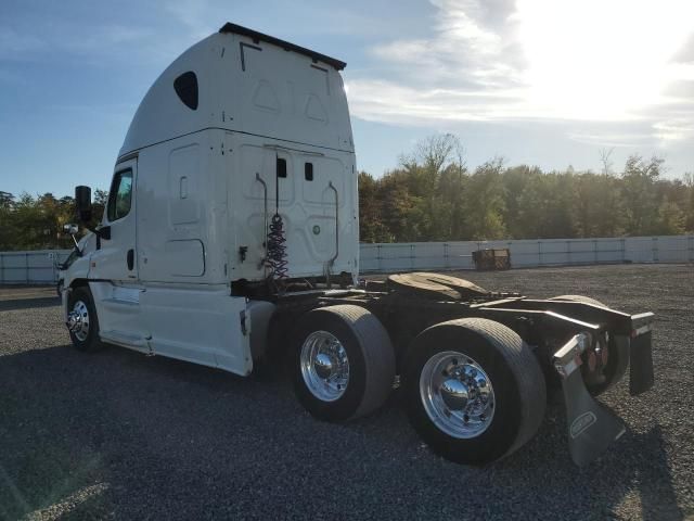 2016 Freightliner Cascadia 125 Semi Truck