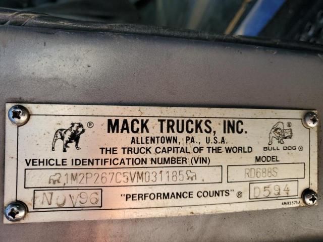 1997 Mack RD600 Dump Truck