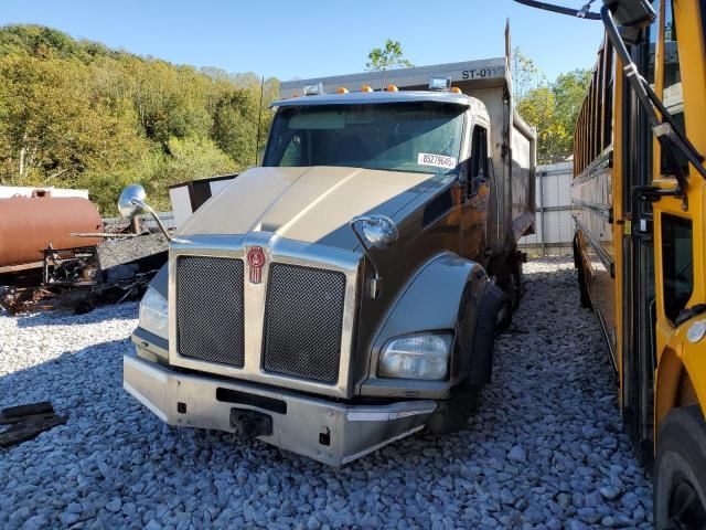 2017 Kenworth T880 Dump Truck