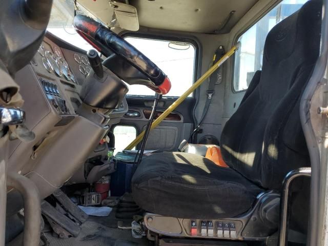 2012 Peterbilt 365