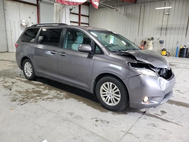 2017 Toyota Sienna XLE