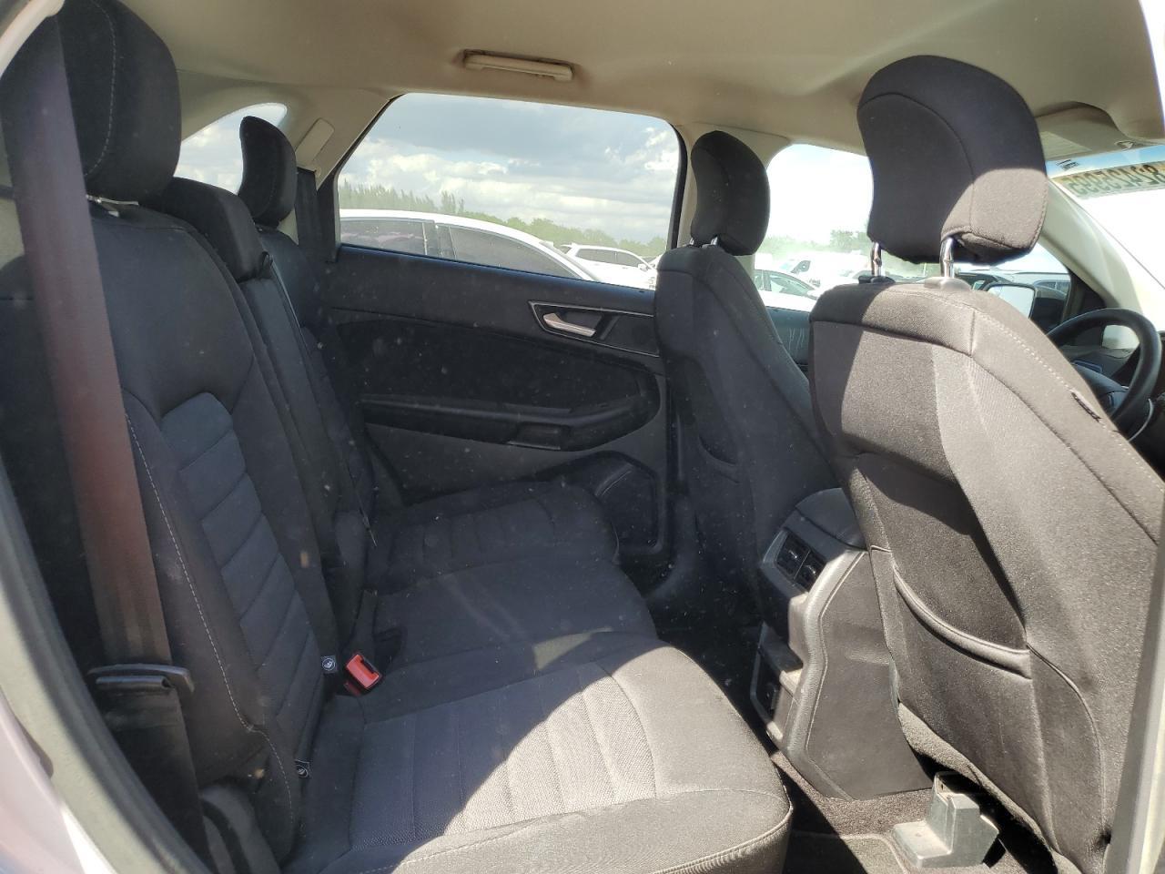 2016 Ford Edge se