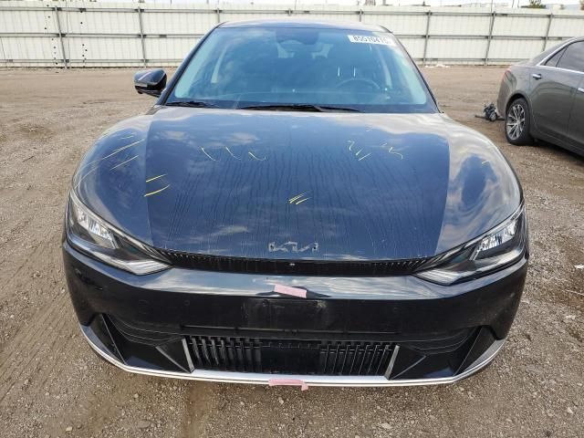 2022 KIA EV6 Light