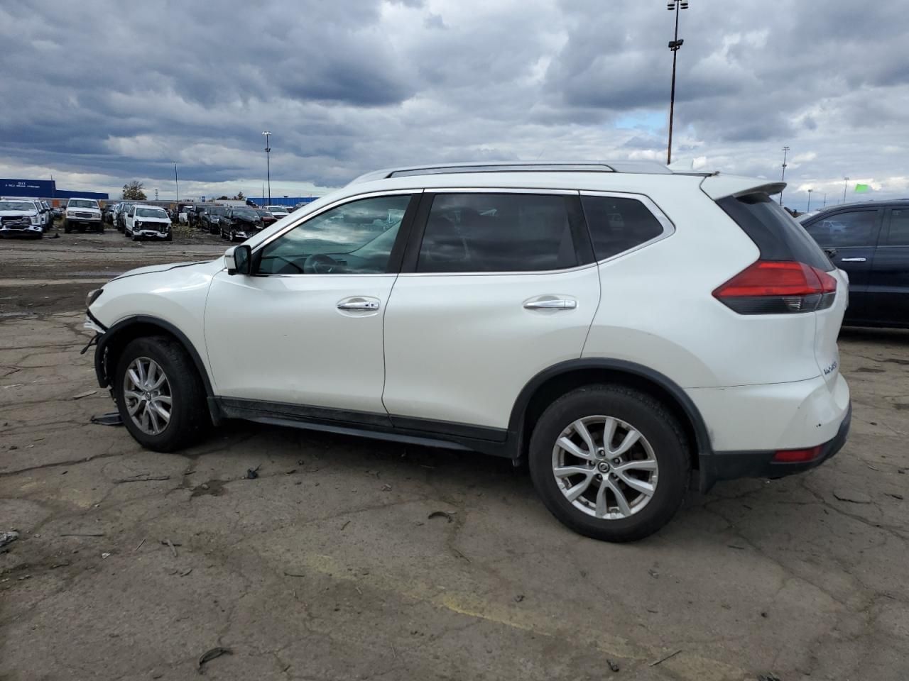 2017 Nissan Rogue sv