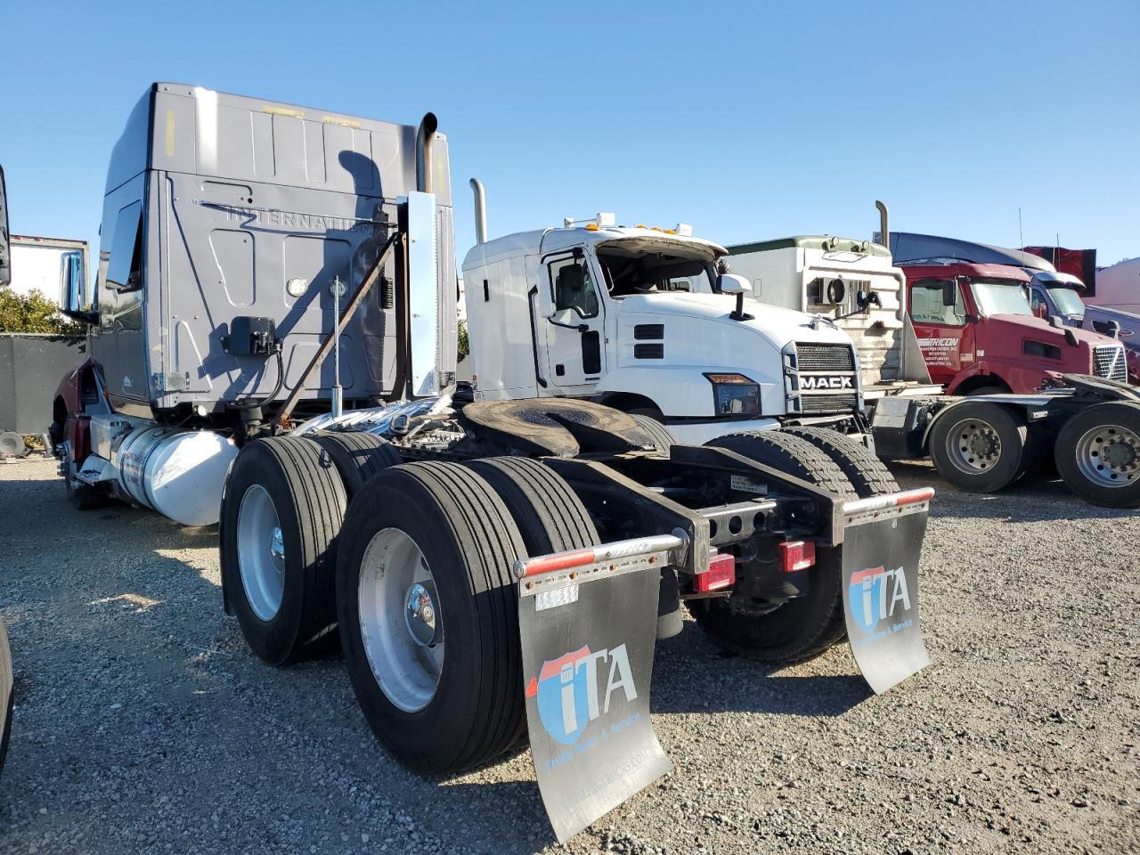 2018 International LT625