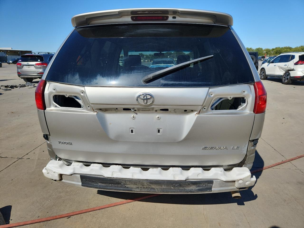 2005 Toyota Sienna ce